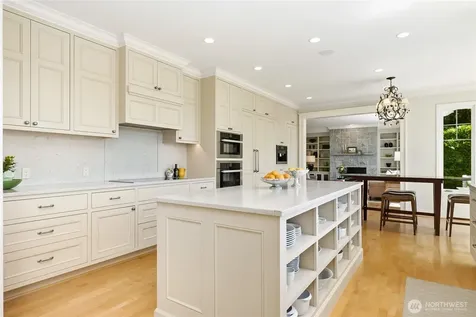 502 95th Avenue NE Bellevue WA 98004