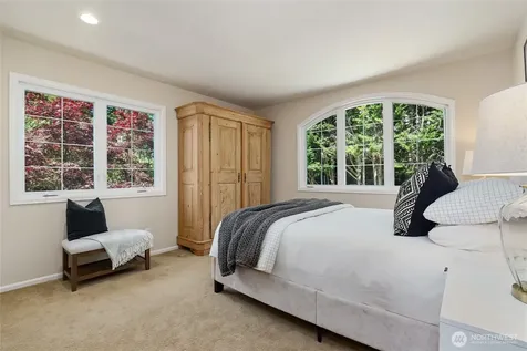 502 95th Avenue NE Bellevue WA 98004