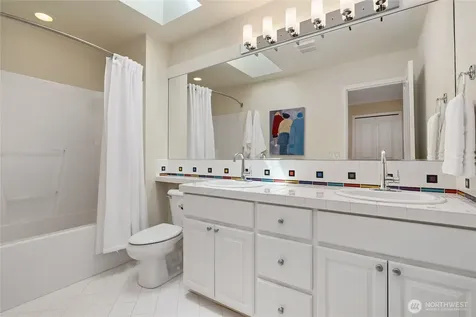 502 95th Avenue NE Bellevue WA 98004