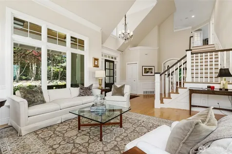 502 95th Avenue NE Bellevue WA 98004
