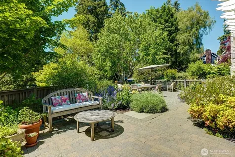 502 95th Avenue NE Bellevue WA 98004