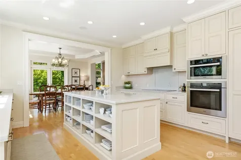 502 95th Avenue NE Bellevue WA 98004