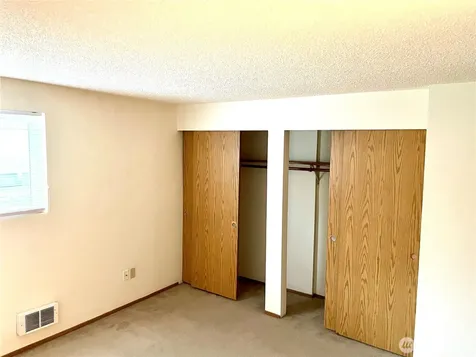 19857 25th Avenue NE Shoreline WA 98155