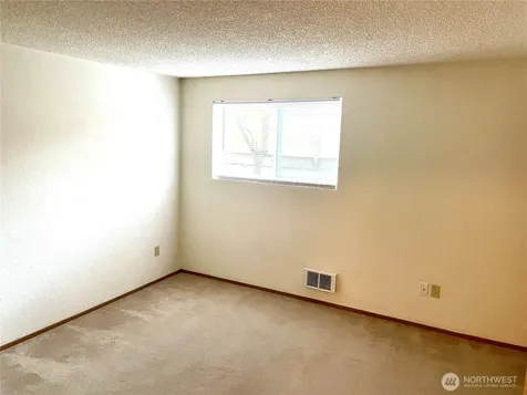 19857 25th Avenue NE Shoreline WA 98155