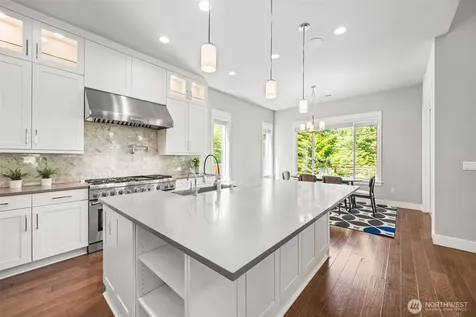 21888 SE 5th Place Sammamish WA 98074