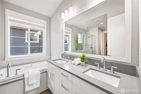 21888 SE 5th Place Sammamish WA 98074