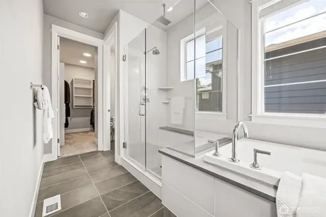 21888 SE 5th Place Sammamish WA 98074