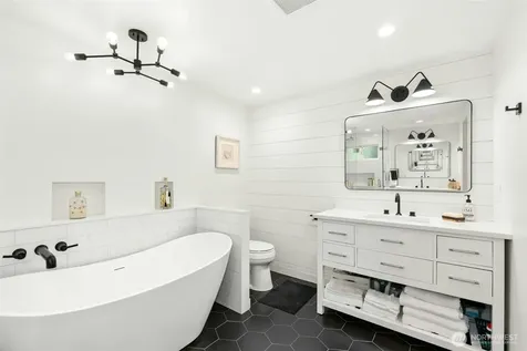 23307 49th Avenue SE Bothell WA 98021