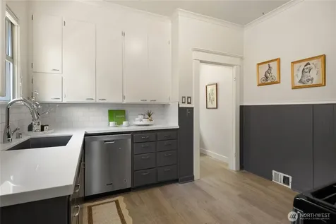 6719 9th Avenue NW Seattle WA 98117