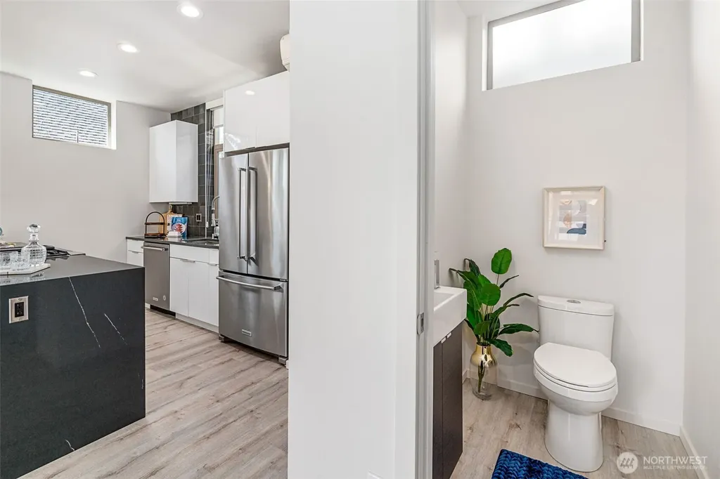 6747 15th Avenue NW Seattle WA 98117