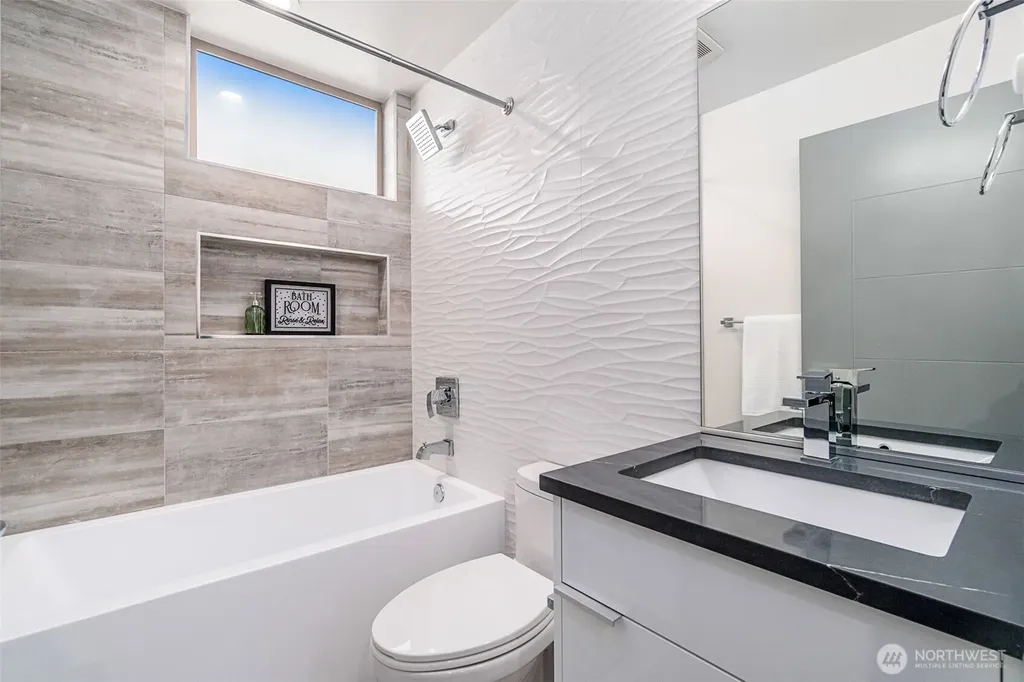 6747 15th Avenue NW Seattle WA 98117