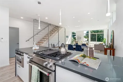 6747 15th Avenue NW Seattle WA 98117