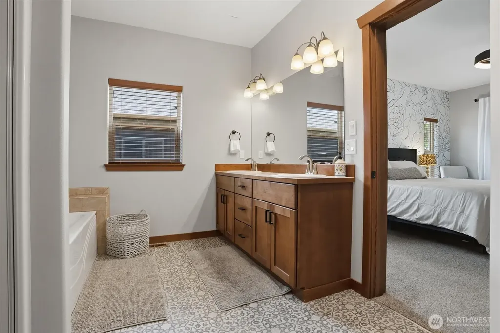 5124 NW Cannon Circle Silverdale WA 98383