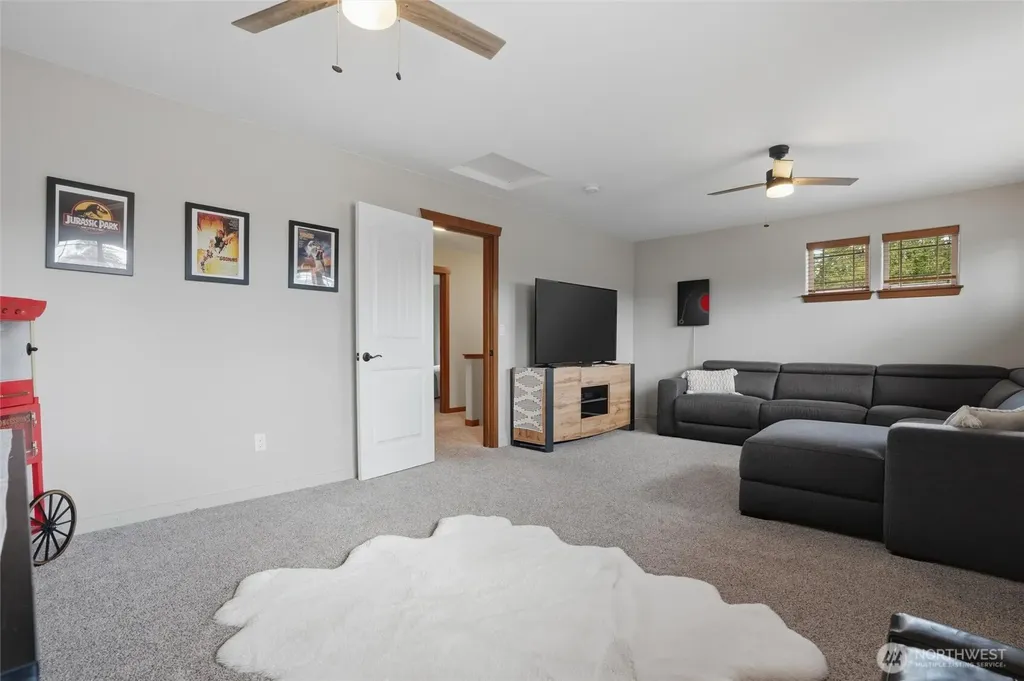 5124 NW Cannon Circle Silverdale WA 98383