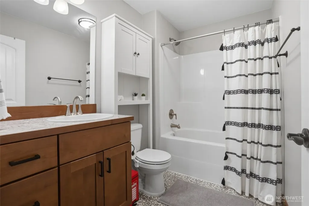 5124 NW Cannon Circle Silverdale WA 98383