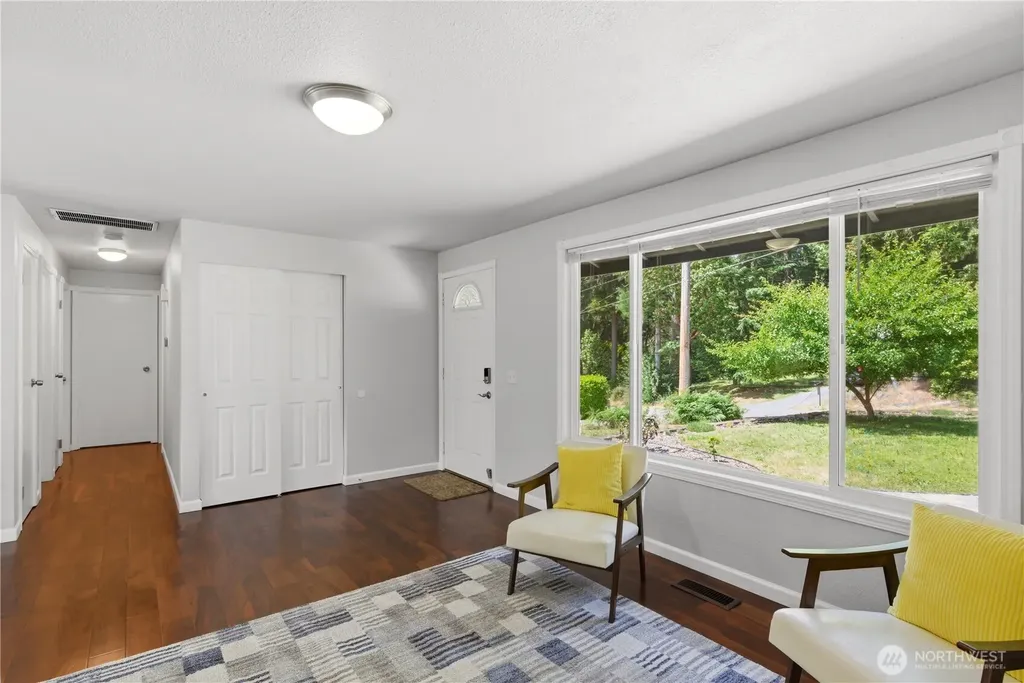 847 NE Michelle Court Bremerton WA 98311