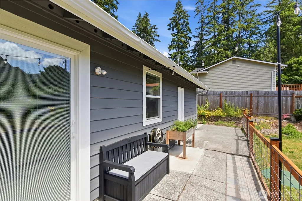 847 NE Michelle Court Bremerton WA 98311
