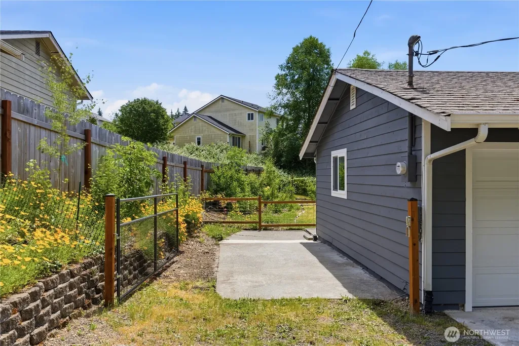 847 NE Michelle Court Bremerton WA 98311