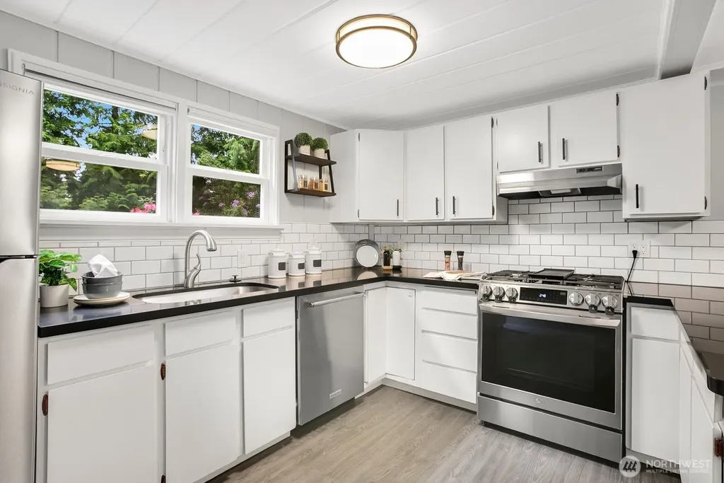 14841 88th Avenue NE Kenmore WA 98028