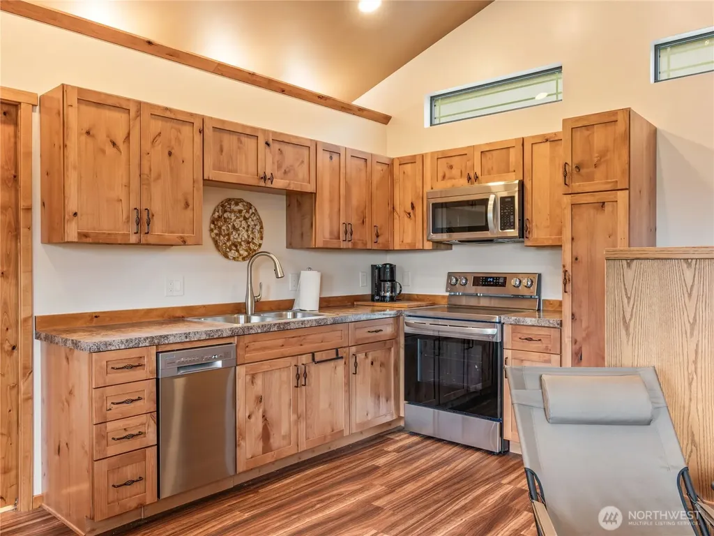 335 Tog Road Brinnon WA 98320