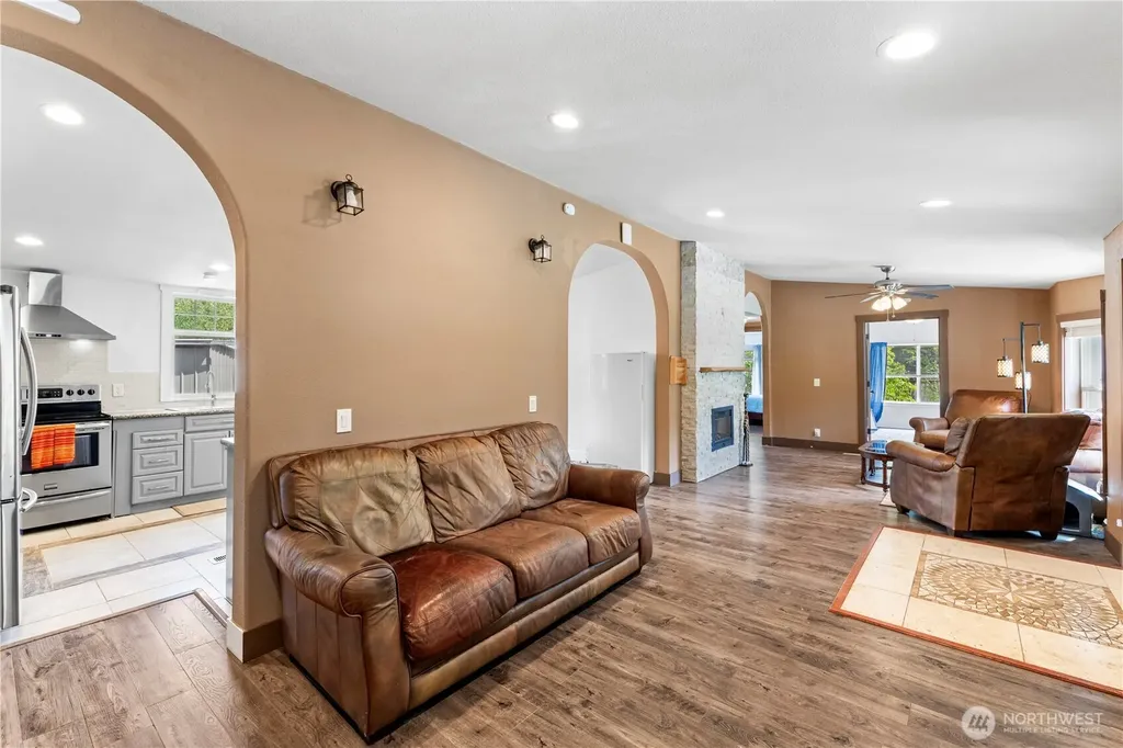 8324 Golden Valley Boulevard Maple Falls WA 98266