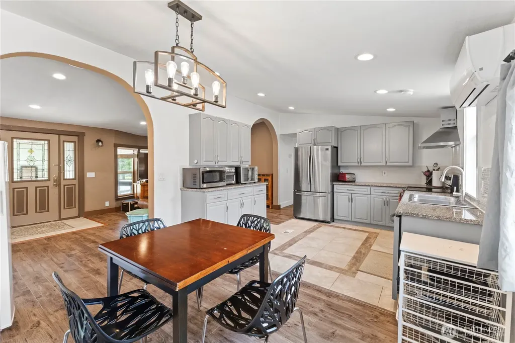 8324 Golden Valley Boulevard Maple Falls WA 98266