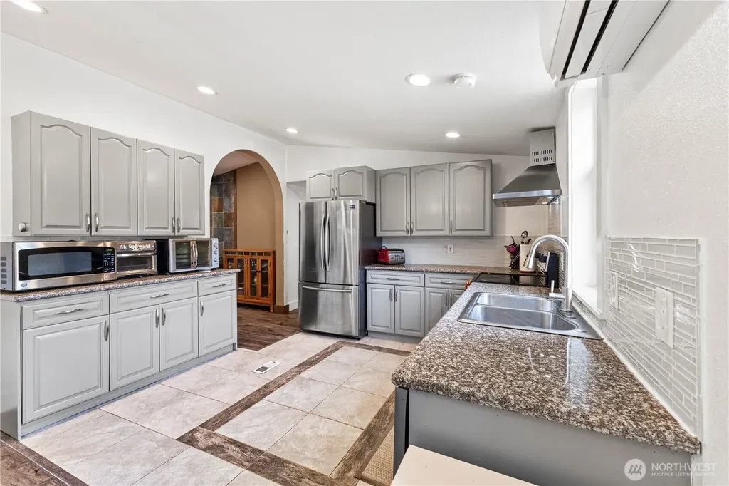 8324 Golden Valley Boulevard Maple Falls WA 98266
