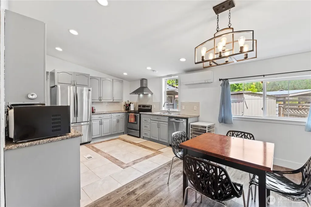 8324 Golden Valley Boulevard Maple Falls WA 98266