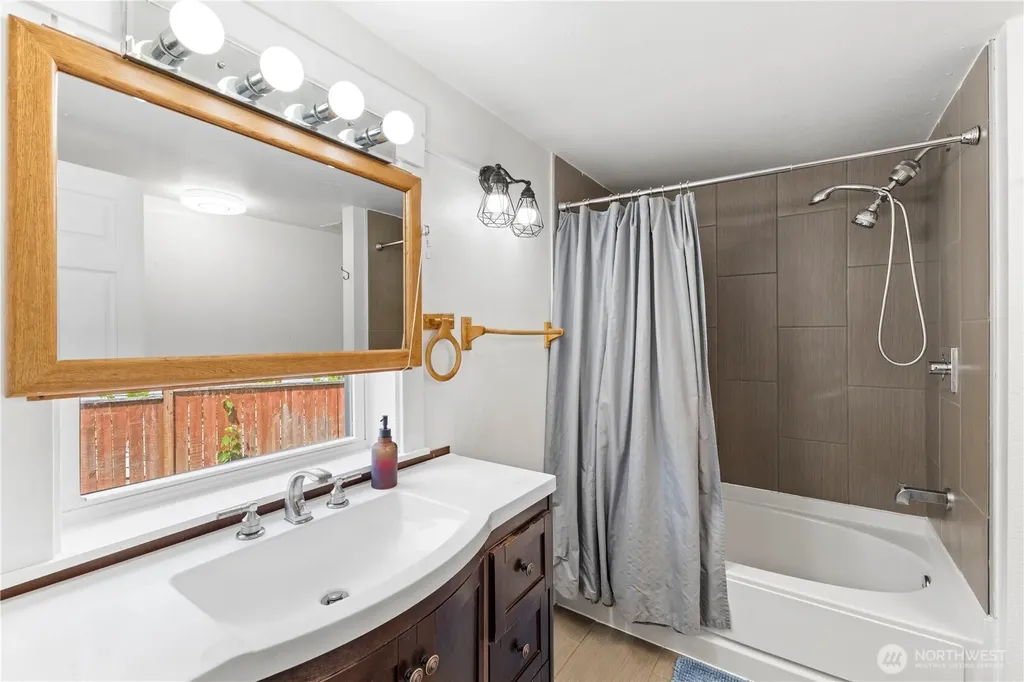 8324 Golden Valley Boulevard Maple Falls WA 98266