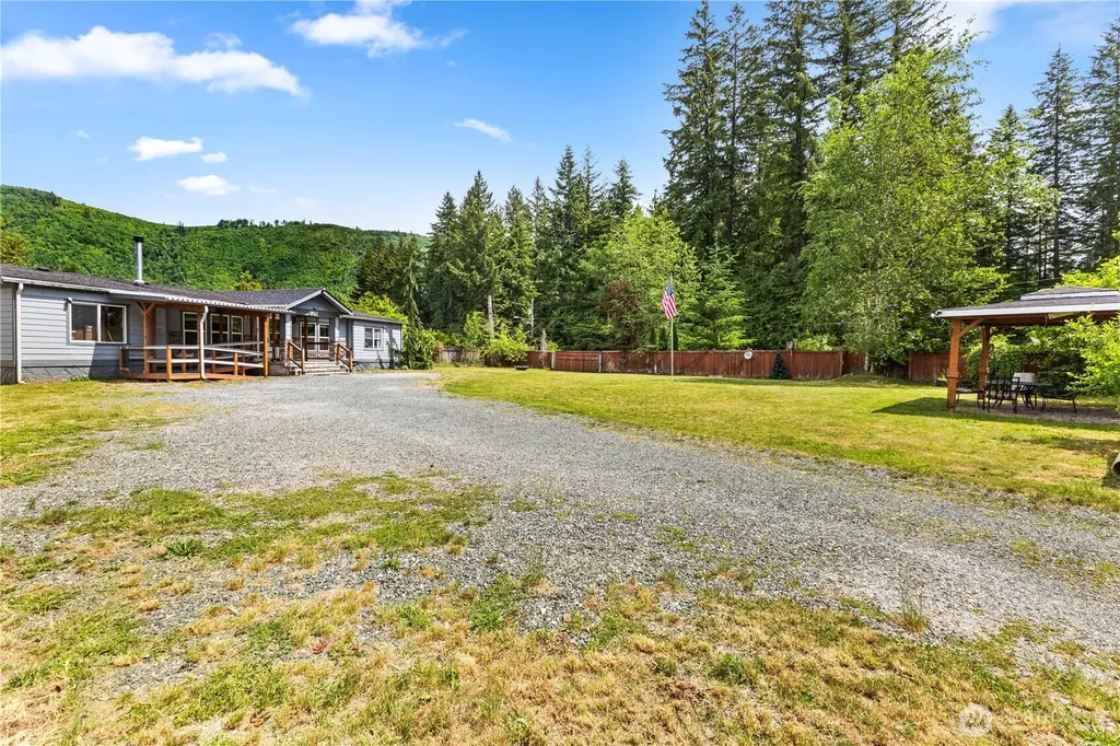 8324 Golden Valley Boulevard Maple Falls WA 98266