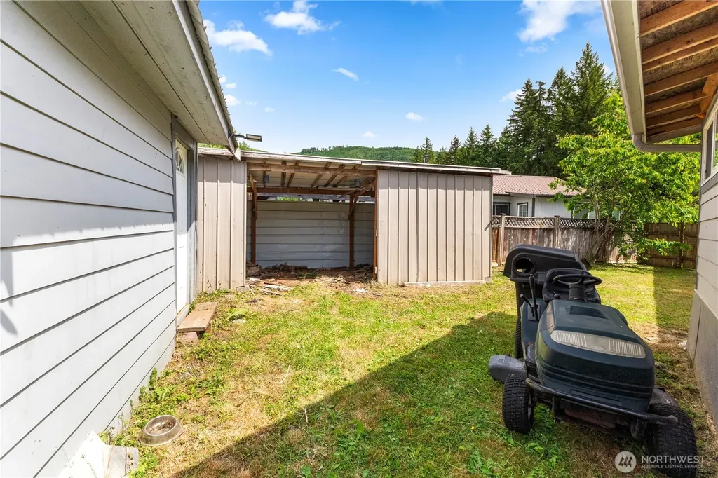 8324 Golden Valley Boulevard Maple Falls WA 98266