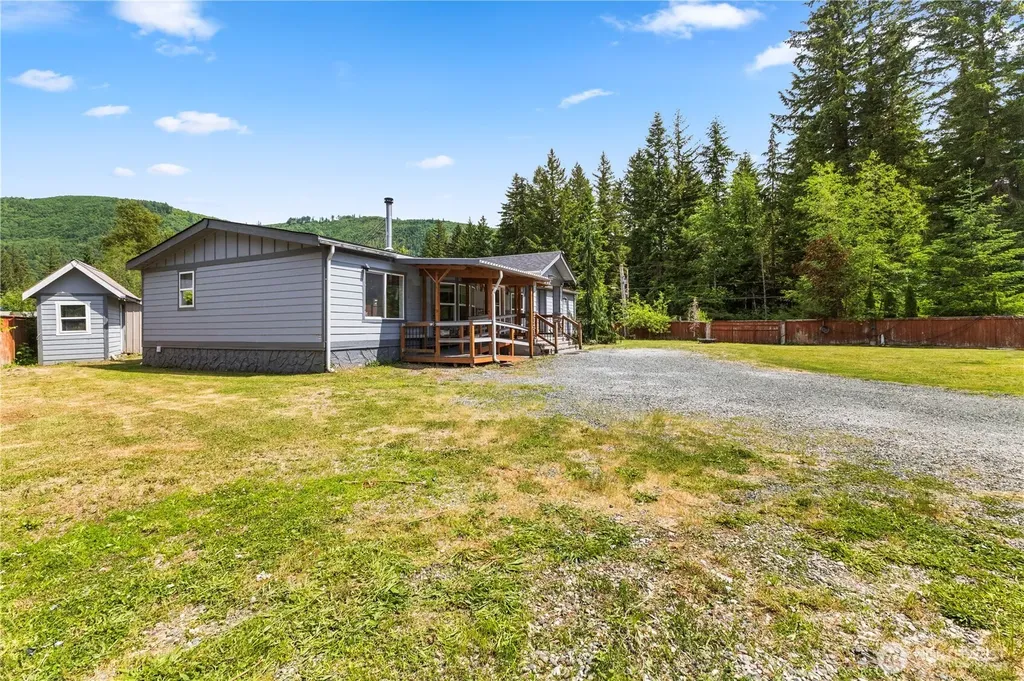 8324 Golden Valley Boulevard Maple Falls WA 98266