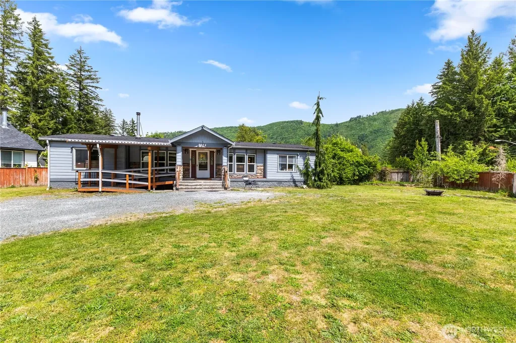 8324 Golden Valley Boulevard Maple Falls WA 98266