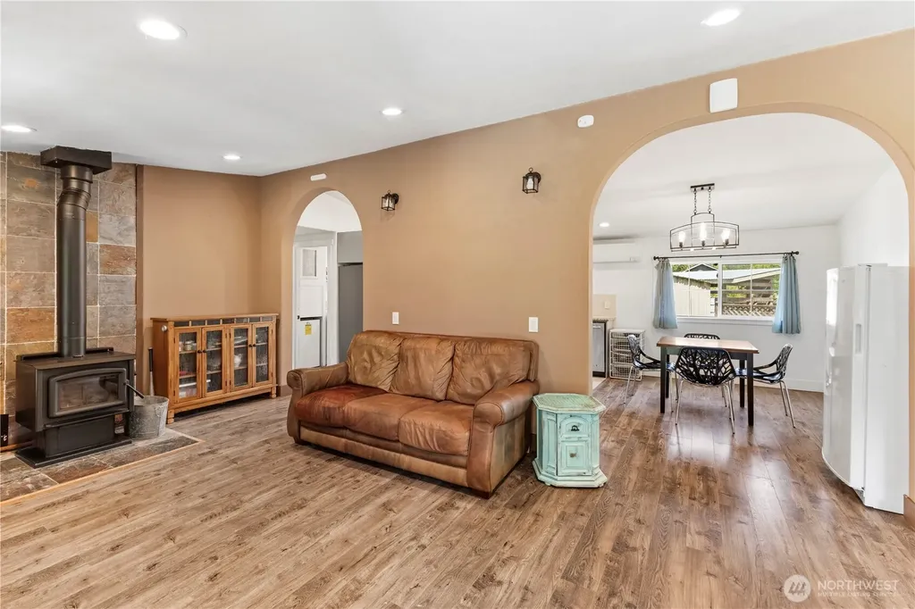 8324 Golden Valley Boulevard Maple Falls WA 98266