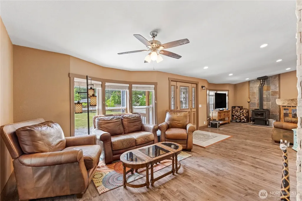 8324 Golden Valley Boulevard Maple Falls WA 98266