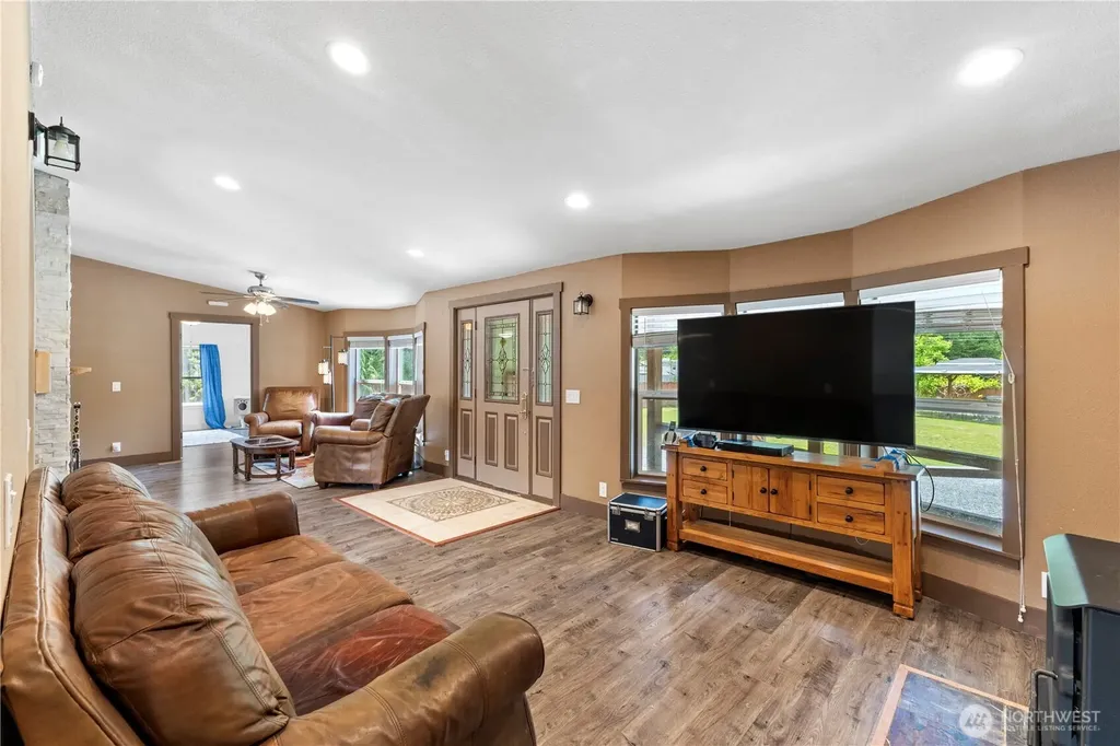 8324 Golden Valley Boulevard Maple Falls WA 98266