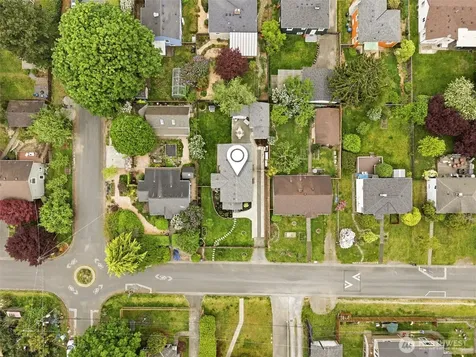 106 N 100th Street Seattle WA 98133