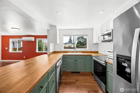 1702 S 94th Street Tacoma WA 98444