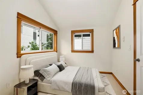 9243 35th Avenue SW Seattle WA 98126