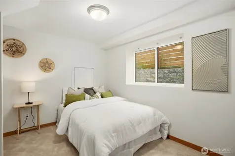 9243 35th Avenue SW Seattle WA 98126