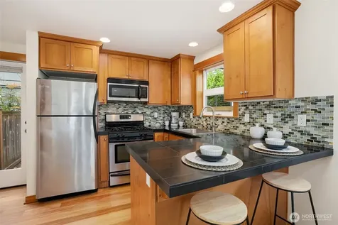 9243 35th Avenue SW Seattle WA 98126