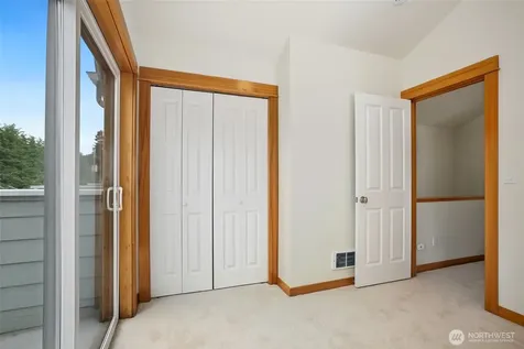 9243 35th Avenue SW Seattle WA 98126