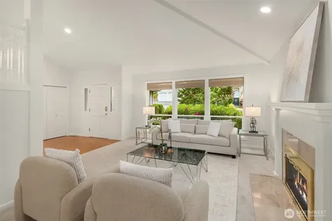5889 NW Lac Leman Drive Issaquah WA 98027