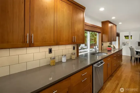 5889 NW Lac Leman Drive Issaquah WA 98027