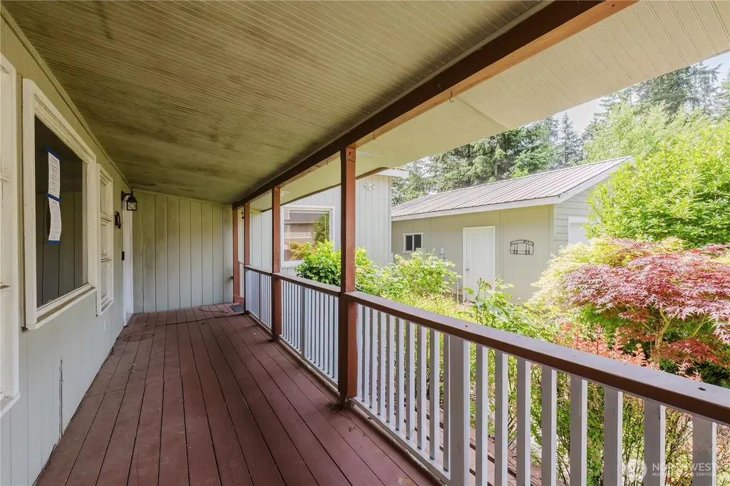 41 NE Salty Drive Belfair WA 98528