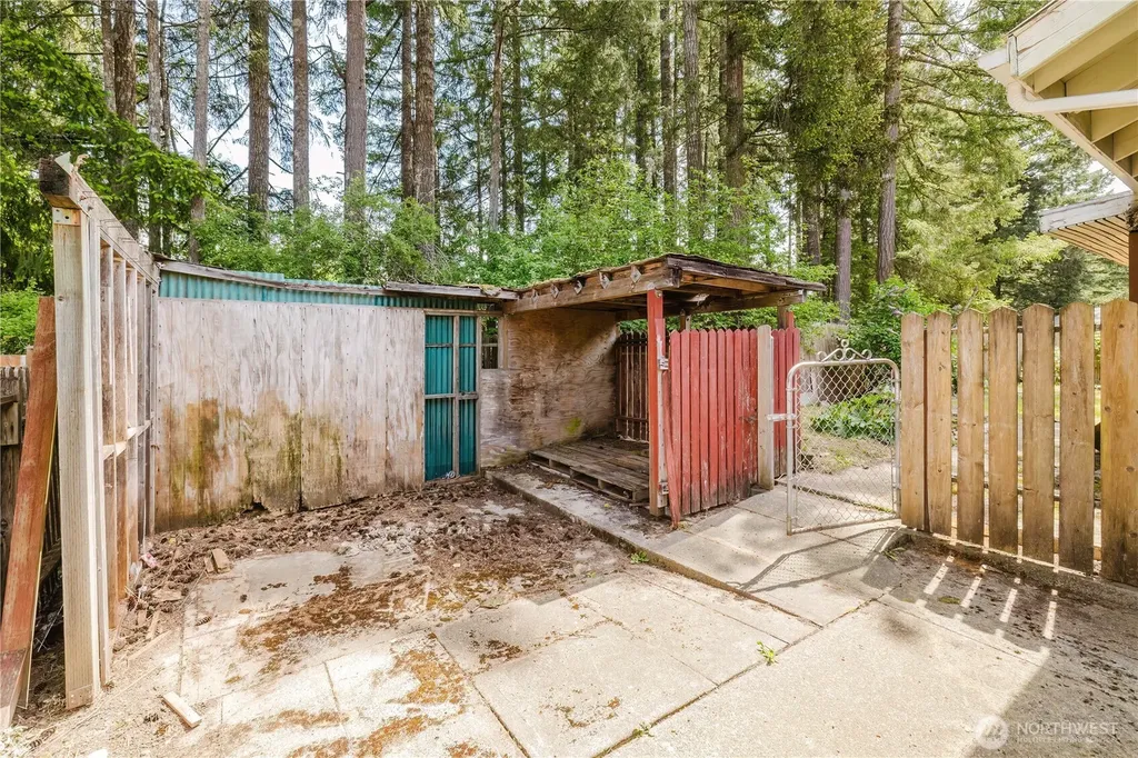41 NE Salty Drive Belfair WA 98528