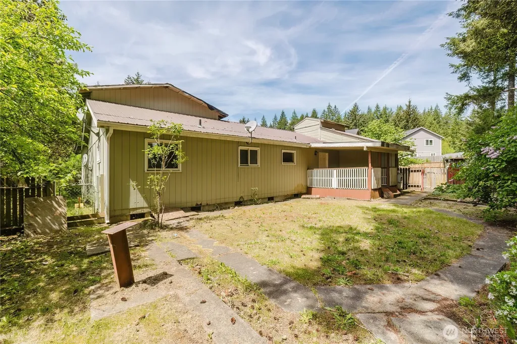 41 NE Salty Drive Belfair WA 98528