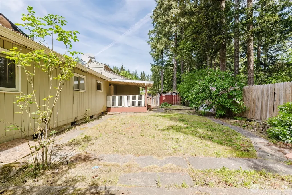 41 NE Salty Drive Belfair WA 98528