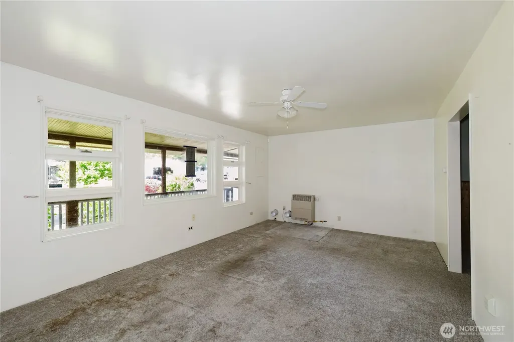 41 NE Salty Drive Belfair WA 98528