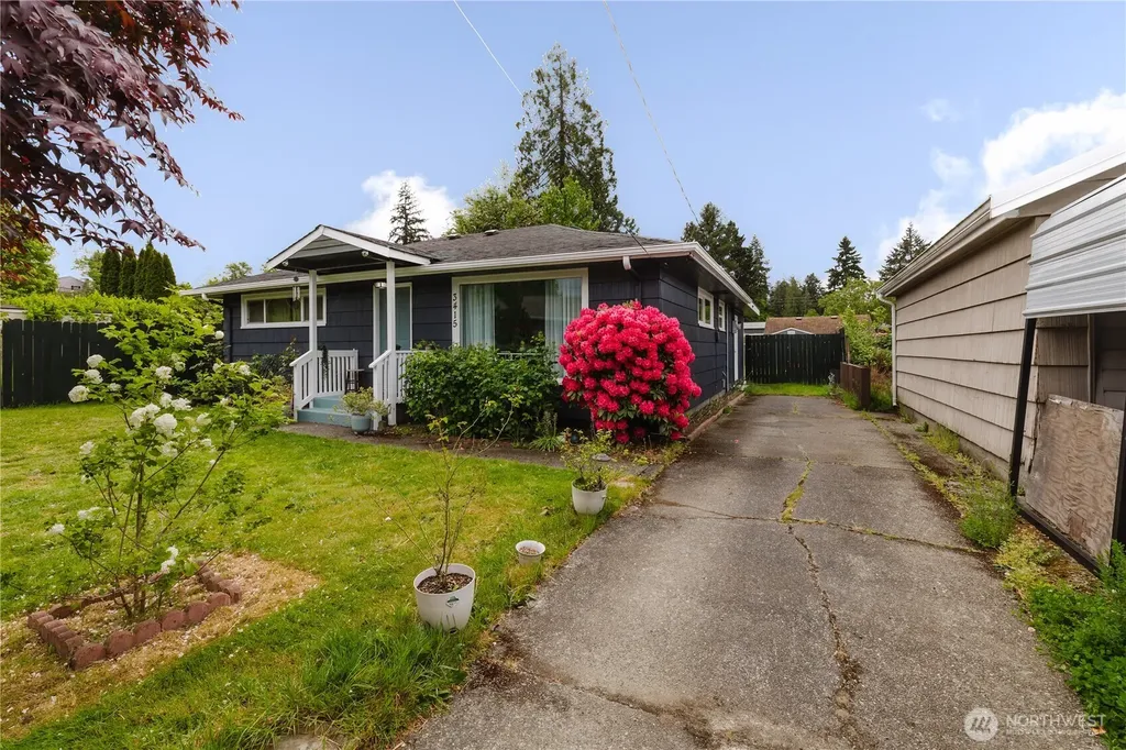 3415 9th Street Bremerton WA 98312
